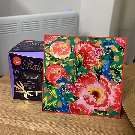 Stylish In Eveles Street *