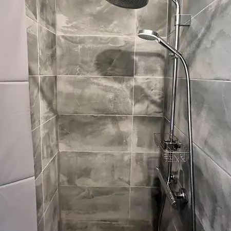 Stylish In Eveles Street *