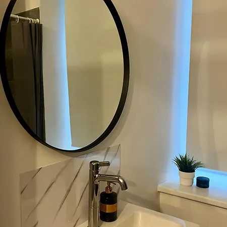 Apartman Stylish In Eveles Street *