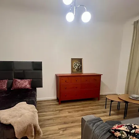 Stylish In Eveles Street Appartement