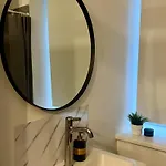 Апартаменты Stylish In Eveles Street *